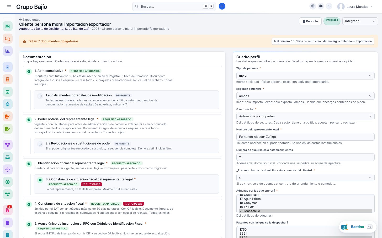 Expediente de un importador persona moral: documentación con requisitos aprobados y pendientes, vigencias y el cuadro perfil con régimen, giro, aduanas y patentes
